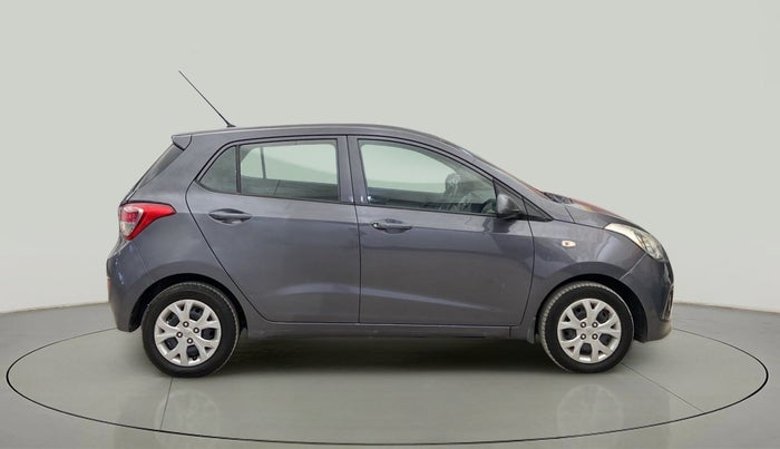 2016 Hyundai Grand i10 MAGNA AT 1.2 KAPPA VTVT, Petrol, Automatic, 25,578 km, Right Side View