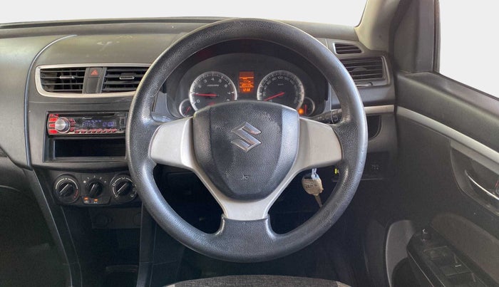 2014 Maruti Swift VXI, CNG, Manual, 1,24,105 km, Steering Wheel Close Up