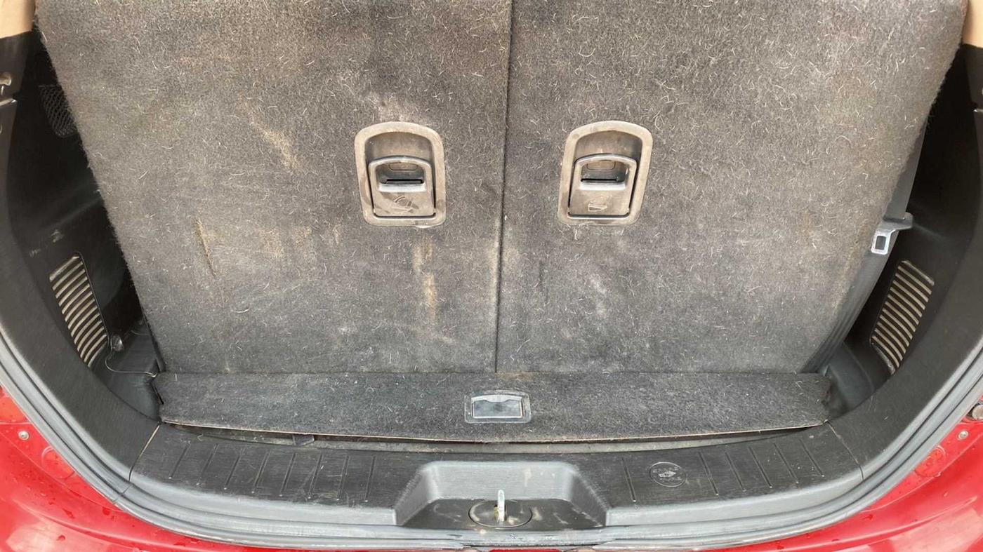 2014 Mahindra XUV500 W6, Diesel, Manual, 94,593 km, Boot Inside