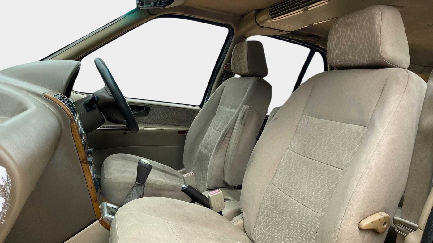 2011 Tata Safari 4X2 EX DICOR, Diesel, Manual, 1,49,768 km, Right Side Front Door Cabin