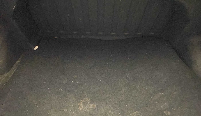 2015 Hyundai Xcent BASE 1.2, Petrol, Manual, 75,326 km, Boot Inside