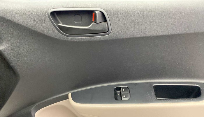 2015 Hyundai Xcent BASE 1.2, Petrol, Manual, 75,326 km, Driver Side Door Panels Control