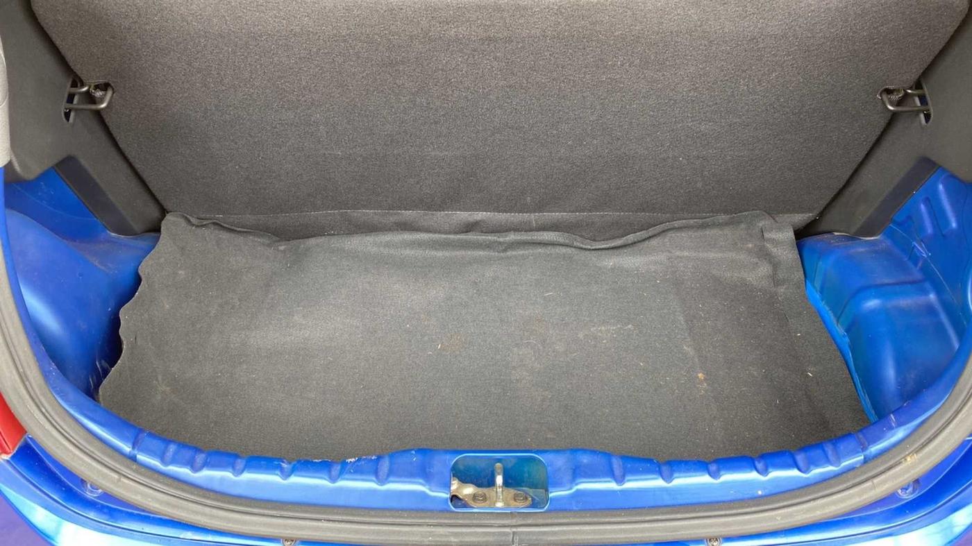 2013 Hyundai Eon D-LITE+, Petrol, Manual, 18,938 km, Boot Inside