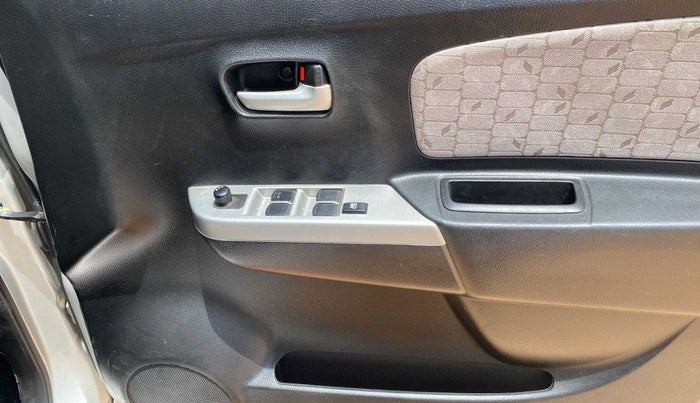 2016 Maruti Wagon R 1.0 VXI AMT, Petrol, Automatic, 48,043 km, Driver Side Door Panels Control