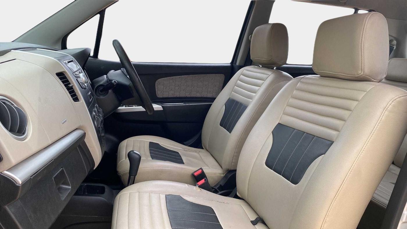 2016 Maruti Wagon R 1.0 VXI AMT, Petrol, Automatic, 48,043 km, Right Side Front Door Cabin