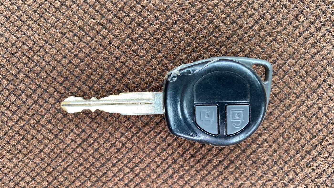 2014 Maruti Swift VXI, Petrol, Manual, 95,421 km, Key Close Up