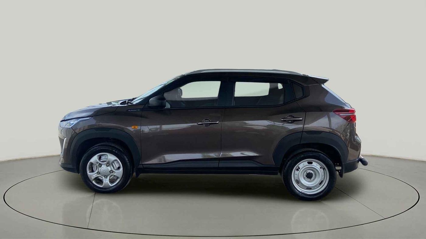 2023 Nissan MAGNITE XE, Petrol, Manual, 8,452 km, Left Side