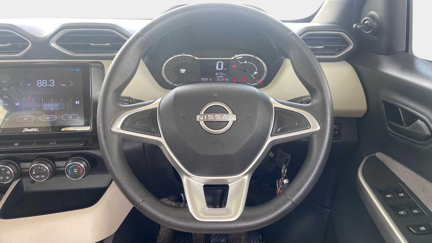 2023 Nissan MAGNITE XE, Petrol, Manual, 8,452 km, Steering Wheel Close Up
