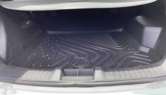 2020 MG HECTOR SHARP 1.5 DCT PETROL, Petrol, Automatic, 53,210 km, Boot Inside