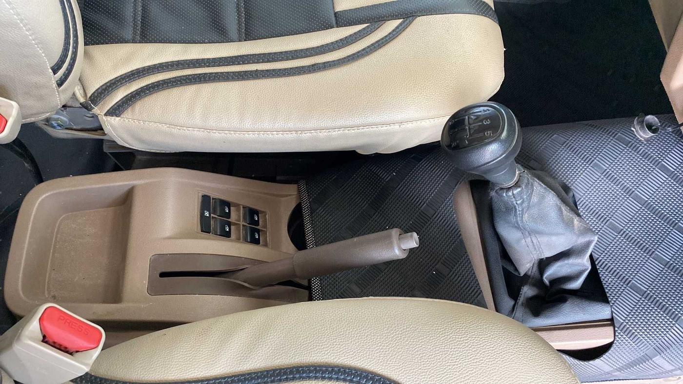 2022 Mahindra Bolero B6, Diesel, Manual, 28,686 km, Gear Lever