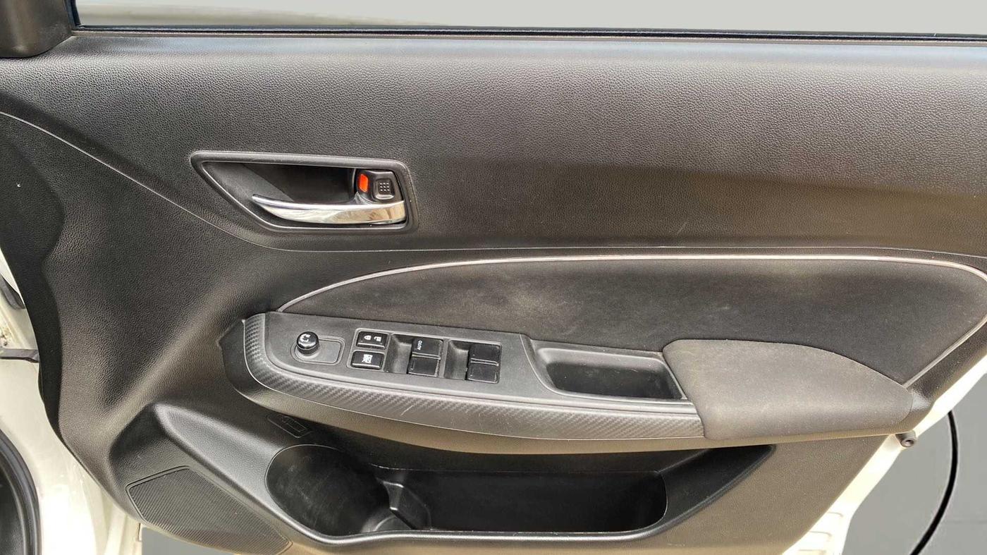 2021 Maruti Swift VXI AMT, Petrol, Automatic, 51,297 km, Driver Side Door Panels Control
