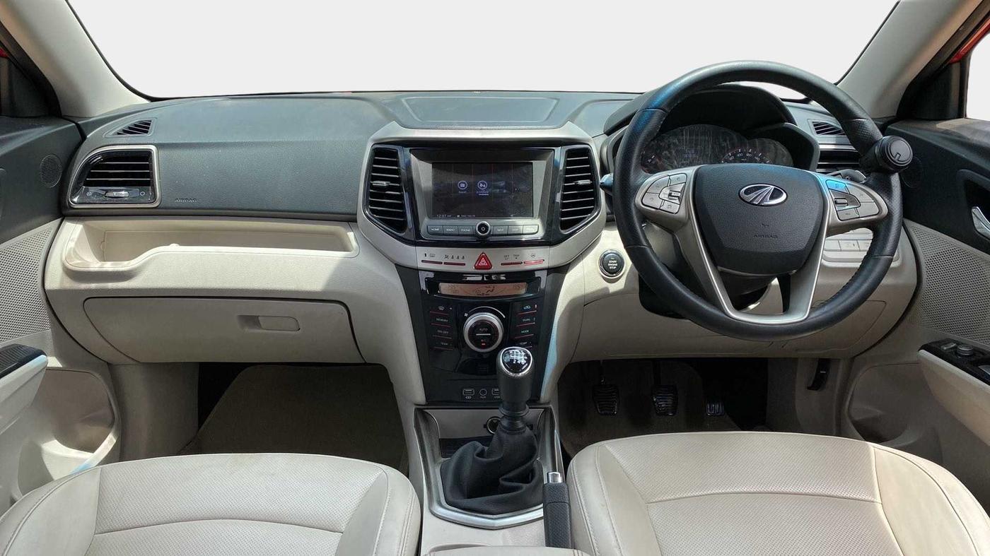 2019 Mahindra XUV300 W8 (O) 1.5 DIESEL, Diesel, Manual, 53,460 km, Dashboard