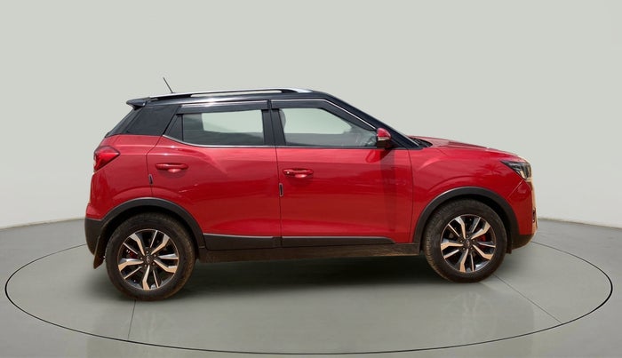 2019 Mahindra XUV300 W8 (O) 1.5 DIESEL, Diesel, Manual, 53,460 km, Right Side View
