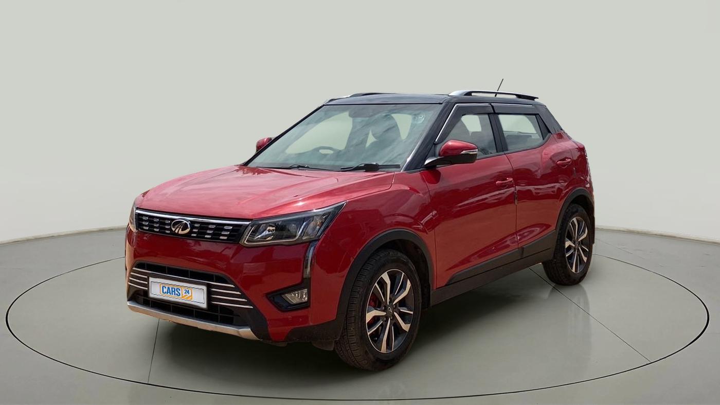 2019 Mahindra XUV300 W8 (O) 1.5 DIESEL, Diesel, Manual, 53,460 km, Left Front Diagonal