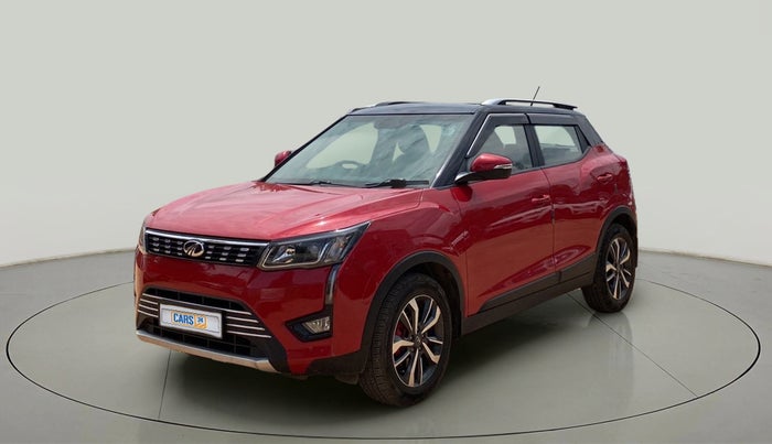 2019 Mahindra XUV300 W8 (O) 1.5 DIESEL, Diesel, Manual, 53,460 km, Left Front Diagonal