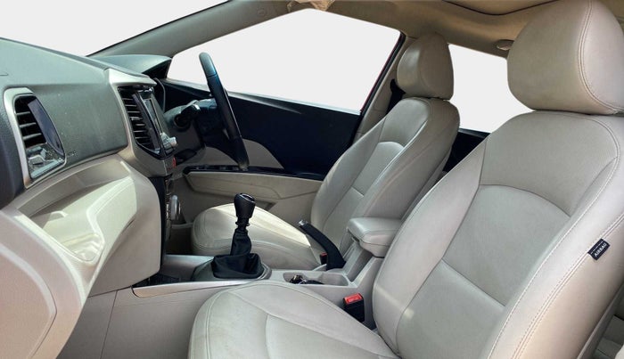 2019 Mahindra XUV300 W8 (O) 1.5 DIESEL, Diesel, Manual, 53,460 km, Right Side Front Door Cabin
