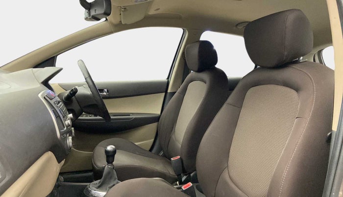 2013 Hyundai i20 SPORTZ 1.2, Petrol, Manual, 65,638 km, Right Side Front Door Cabin