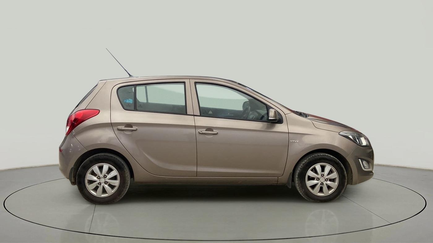 2013 Hyundai i20 SPORTZ 1.2, Petrol, Manual, 65,638 km, Right Side View