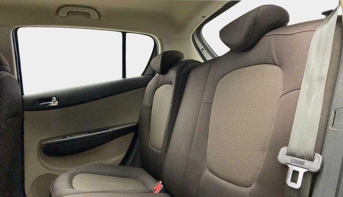 2013 Hyundai i20 SPORTZ 1.2, Petrol, Manual, 65,638 km, Right Side Rear Door Cabin