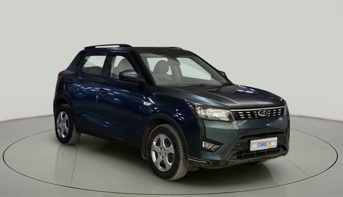 2021 Mahindra XUV300 W6 1.2 PETROL AMT, Petrol, Automatic, 26,895 km, Right Front Diagonal