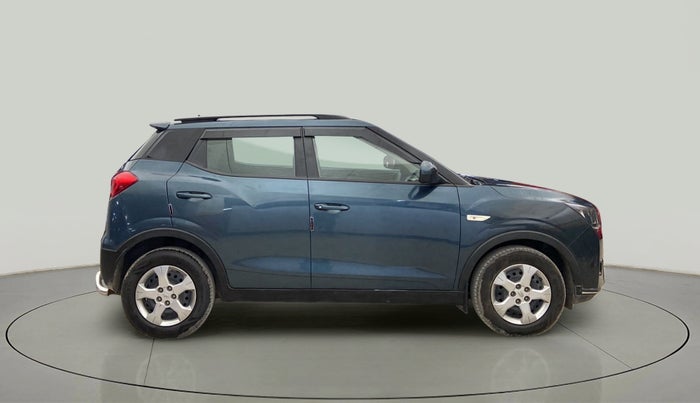 2021 Mahindra XUV300 W6 1.2 PETROL AMT, Petrol, Automatic, 26,895 km, Right Side View