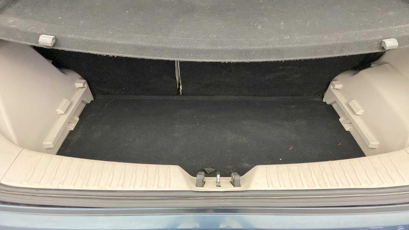 2021 Mahindra XUV300 W6 1.2 PETROL AMT, Petrol, Automatic, 26,895 km, Boot Inside
