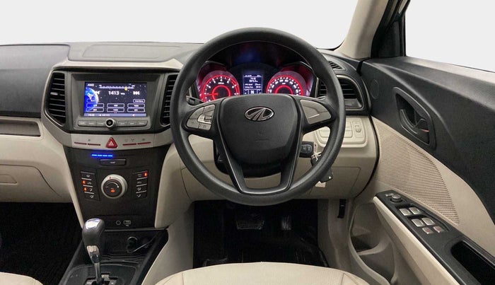 2021 Mahindra XUV300 W6 1.2 PETROL AMT, Petrol, Automatic, 26,895 km, Steering Wheel Close Up