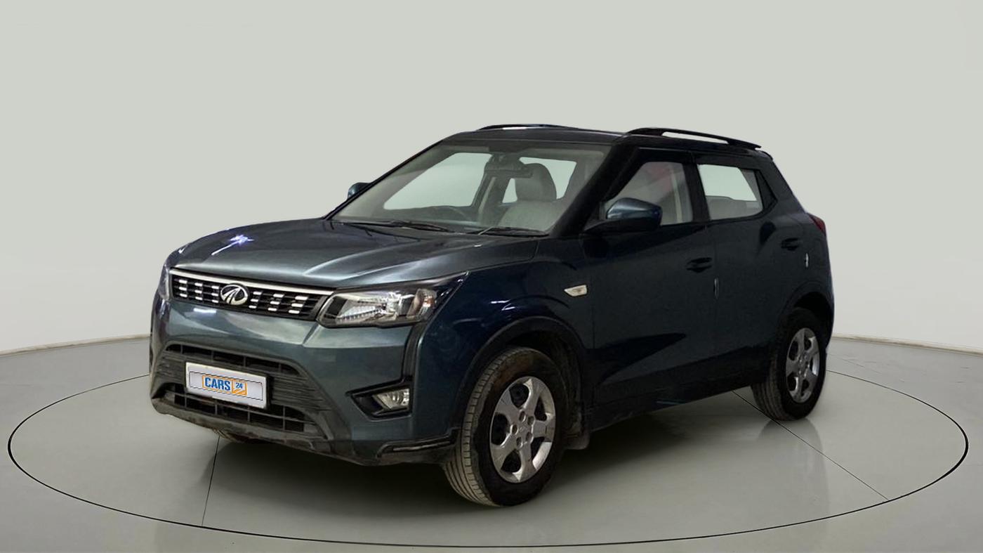 2021 Mahindra XUV300 W6 1.2 PETROL AMT, Petrol, Automatic, 26,895 km, Left Front Diagonal