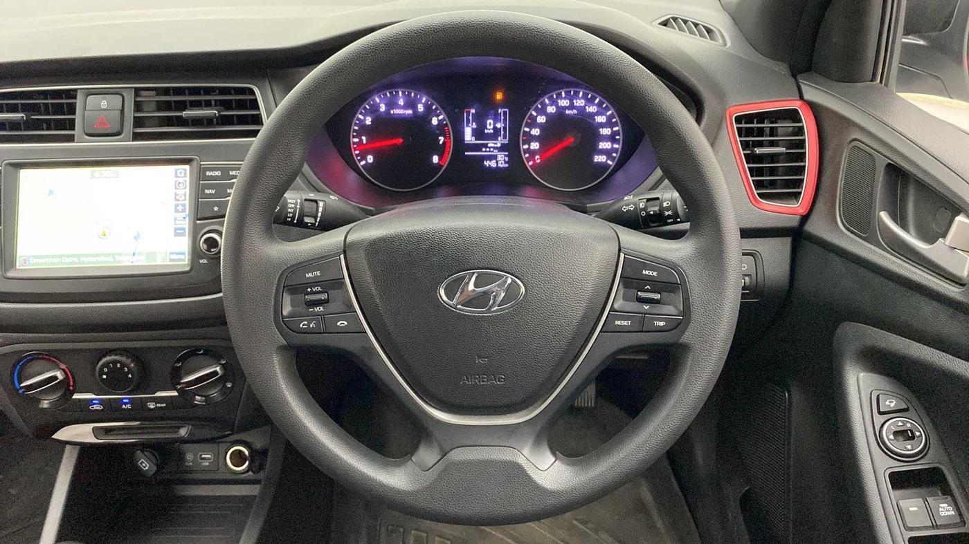 2020 Hyundai Elite i20 SPORTZ PLUS 1.2 DUAL TONE, Petrol, Manual, 44,540 km, Steering Wheel Close Up