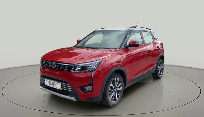 2021 Mahindra XUV300 W8 (O) 1.2 PETROL AMT, Petrol, Automatic, 20,010 km, Left Front Diagonal