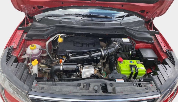 2021 Mahindra XUV300 W8 (O) 1.2 PETROL AMT, Petrol, Automatic, 20,010 km, Open Bonet