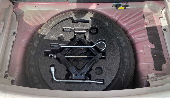 2021 Mahindra XUV300 W8 (O) 1.2 PETROL AMT, Petrol, Automatic, 20,010 km, Boot Inside