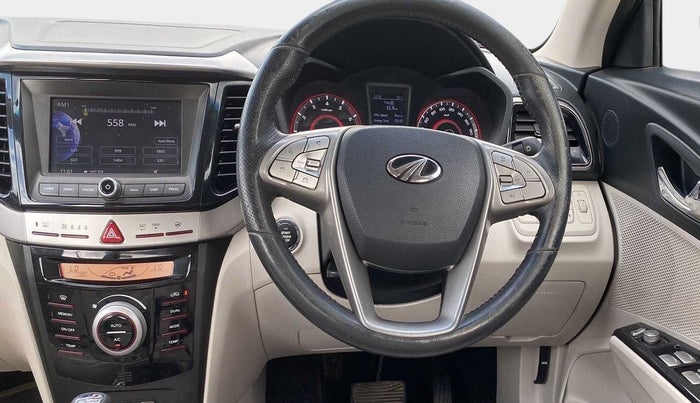 2021 Mahindra XUV300 W8 (O) 1.2 PETROL AMT, Petrol, Automatic, 20,010 km, Steering Wheel Close Up