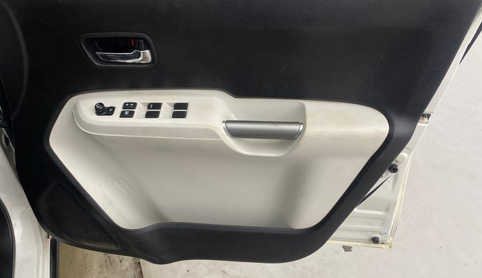 2022 Maruti IGNIS ZETA 1.2 AMT, Petrol, Automatic, 45,037 km, Driver Side Door Panels Control