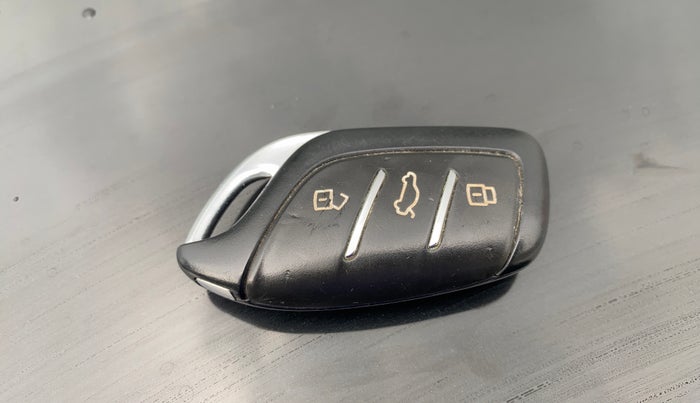 2022 MG ASTOR SHARP 1.5 MT, Petrol, Manual, 17,521 km, Key Close Up