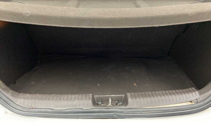 2011 Hyundai i20 MAGNA 1.2, Petrol, Manual, 78,624 km, Boot Inside