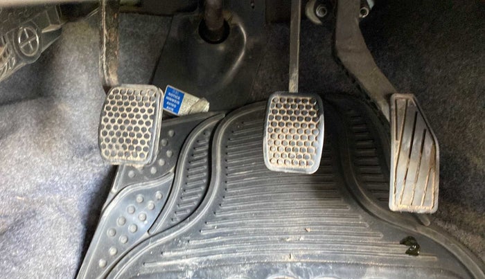 2015 Maruti Alto K10 VXI, Petrol, Manual, 68,589 km, Pedals