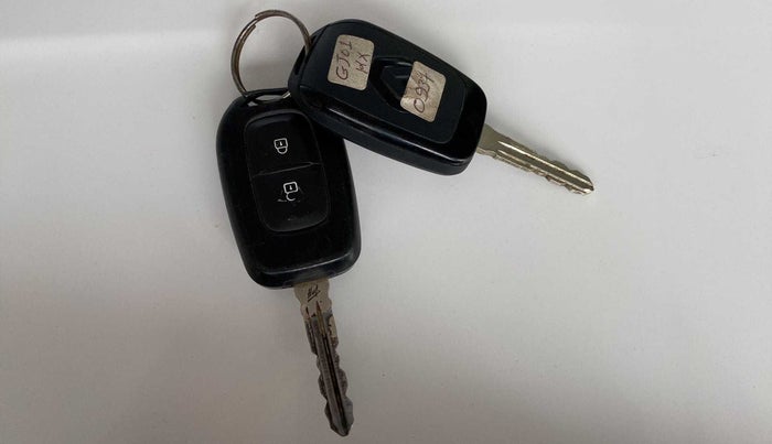 2019 Renault TRIBER RXT, Petrol, Manual, 41,628 km, Key Close Up