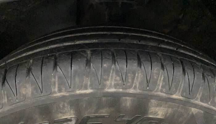 2023 KIA SONET HTX 1.5D IMT, Diesel, Manual, 31,539 km, Left Front Tyre Tread