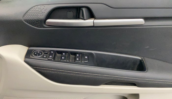 2023 KIA SONET HTX 1.5D IMT, Diesel, Manual, 31,539 km, Driver Side Door Panels Control