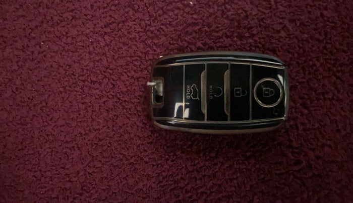 2023 KIA SONET HTX 1.5D IMT, Diesel, Manual, 31,539 km, Key Close Up