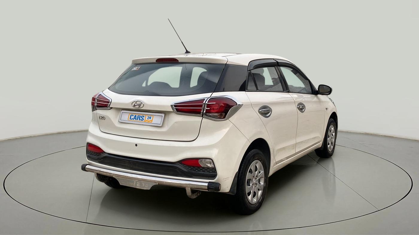 2018 Hyundai Elite i20 MAGNA EXECUTIVE 1.2, Petrol, Manual, 28,046 km, Right Back Diagonal