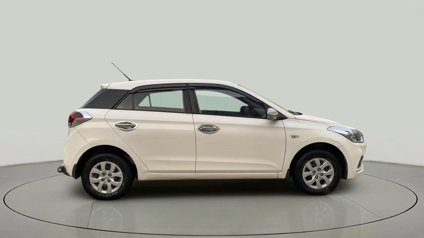 2018 Hyundai Elite i20 MAGNA EXECUTIVE 1.2, Petrol, Manual, 28,046 km, Right Side View