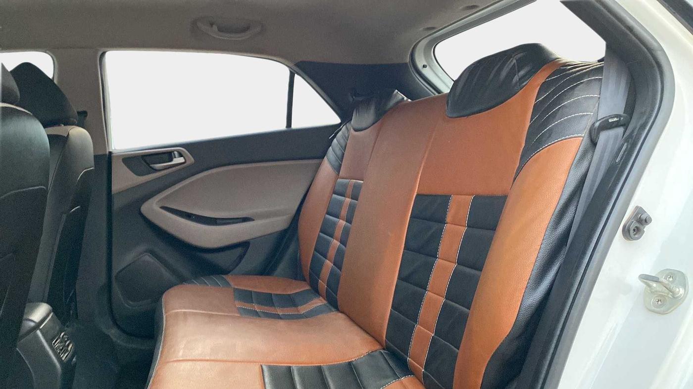 2018 Hyundai Elite i20 MAGNA EXECUTIVE 1.2, Petrol, Manual, 28,046 km, Right Side Rear Door Cabin