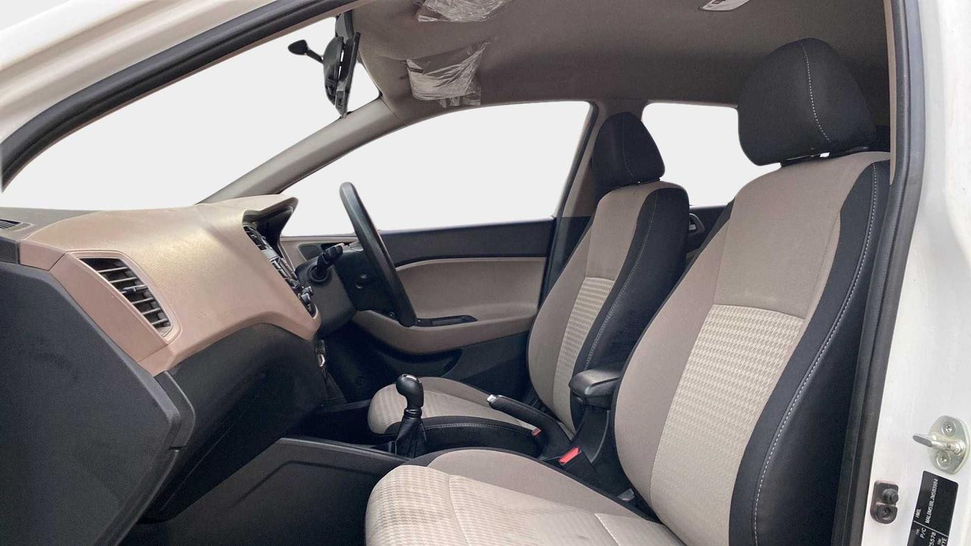 2018 Hyundai Elite i20 MAGNA EXECUTIVE 1.2, Petrol, Manual, 28,046 km, Right Side Front Door Cabin