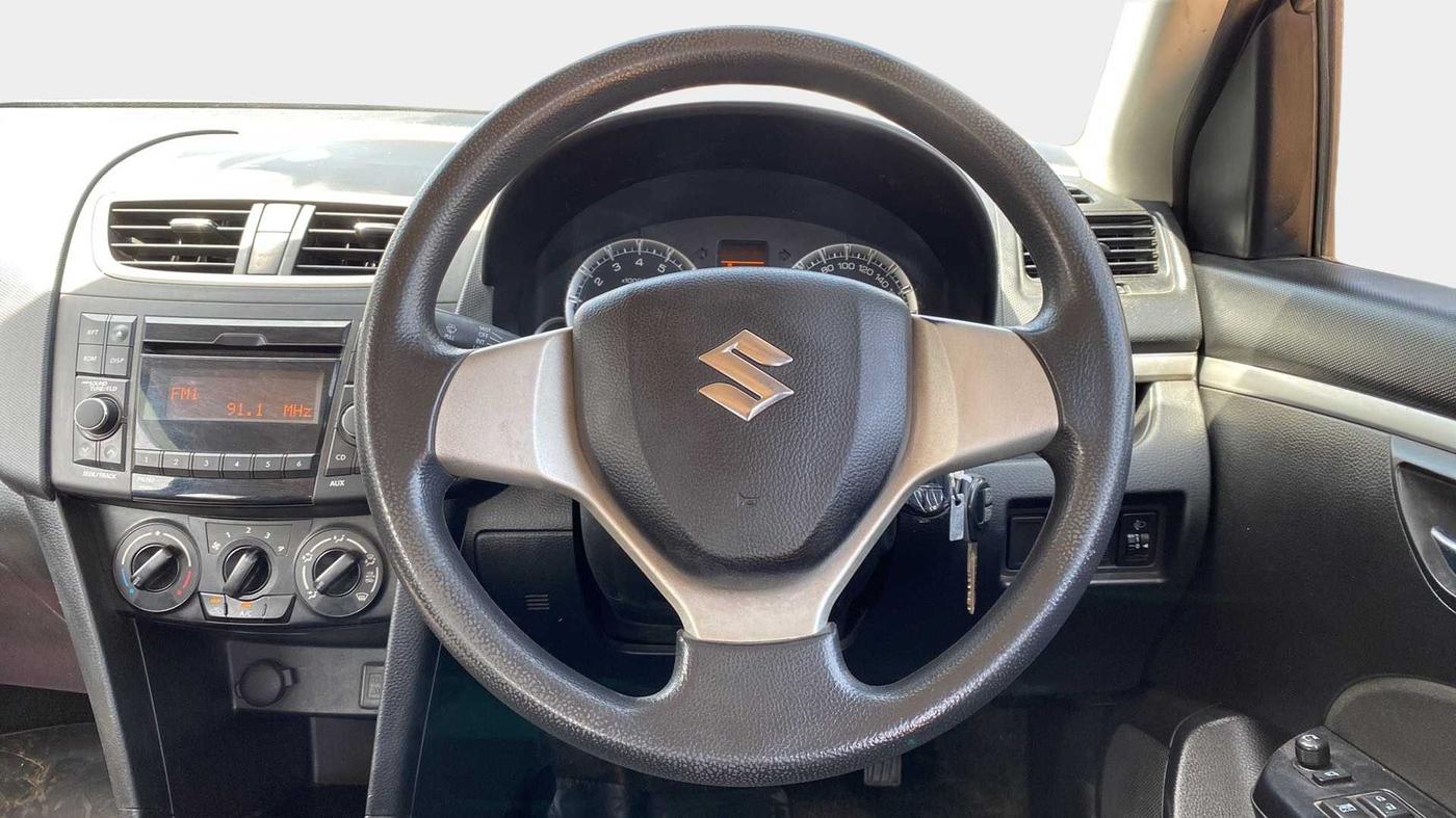 2016 Maruti Swift VXI, Petrol, Manual, 56,446 km, Steering Wheel Close Up
