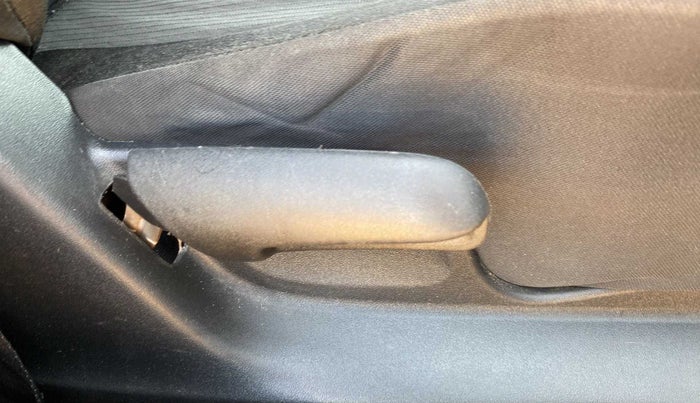 2016 Maruti Swift VXI, Petrol, Manual, 56,446 km, Driver Side Adjustment Panel
