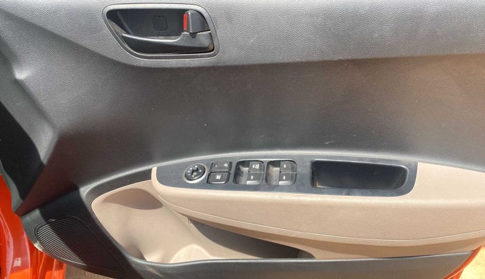 2017 Hyundai Grand i10 MAGNA AT 1.2 KAPPA VTVT, Petrol, Automatic, 25,423 km, Driver Side Door Panels Control