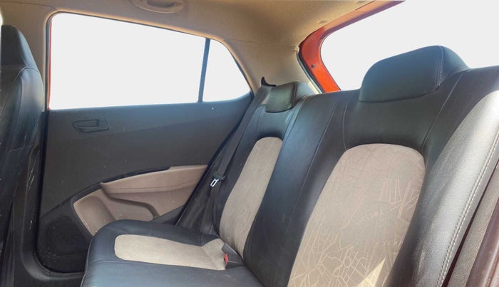 2017 Hyundai Grand i10 MAGNA AT 1.2 KAPPA VTVT, Petrol, Automatic, 25,423 km, Right Side Rear Door Cabin