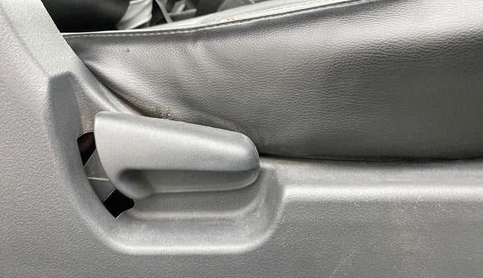 2012 Maruti Wagon R 1.0 LXI, Petrol, Manual, 76,901 km, Driver Side Adjustment Panel